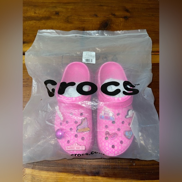 Crocs x Barbie Mega Crush Clog Limited Edition - Picture 9 of 9